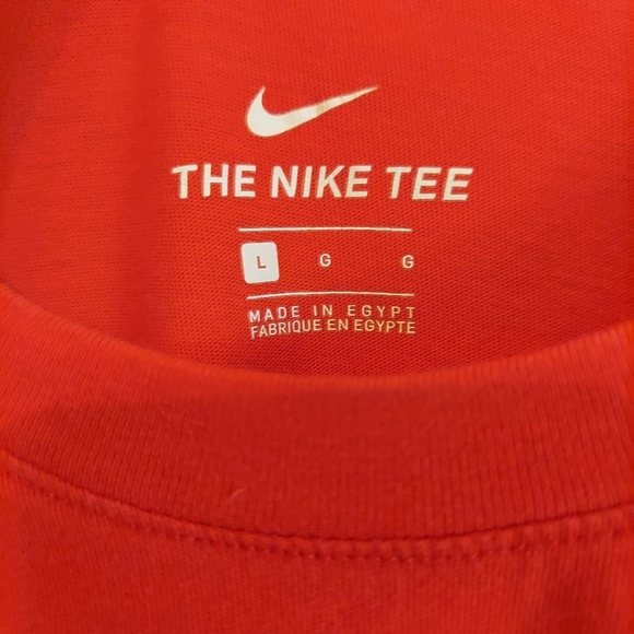 NIKE Men’s Swoosh Red T Shirt Size L - Picture 4 of 4